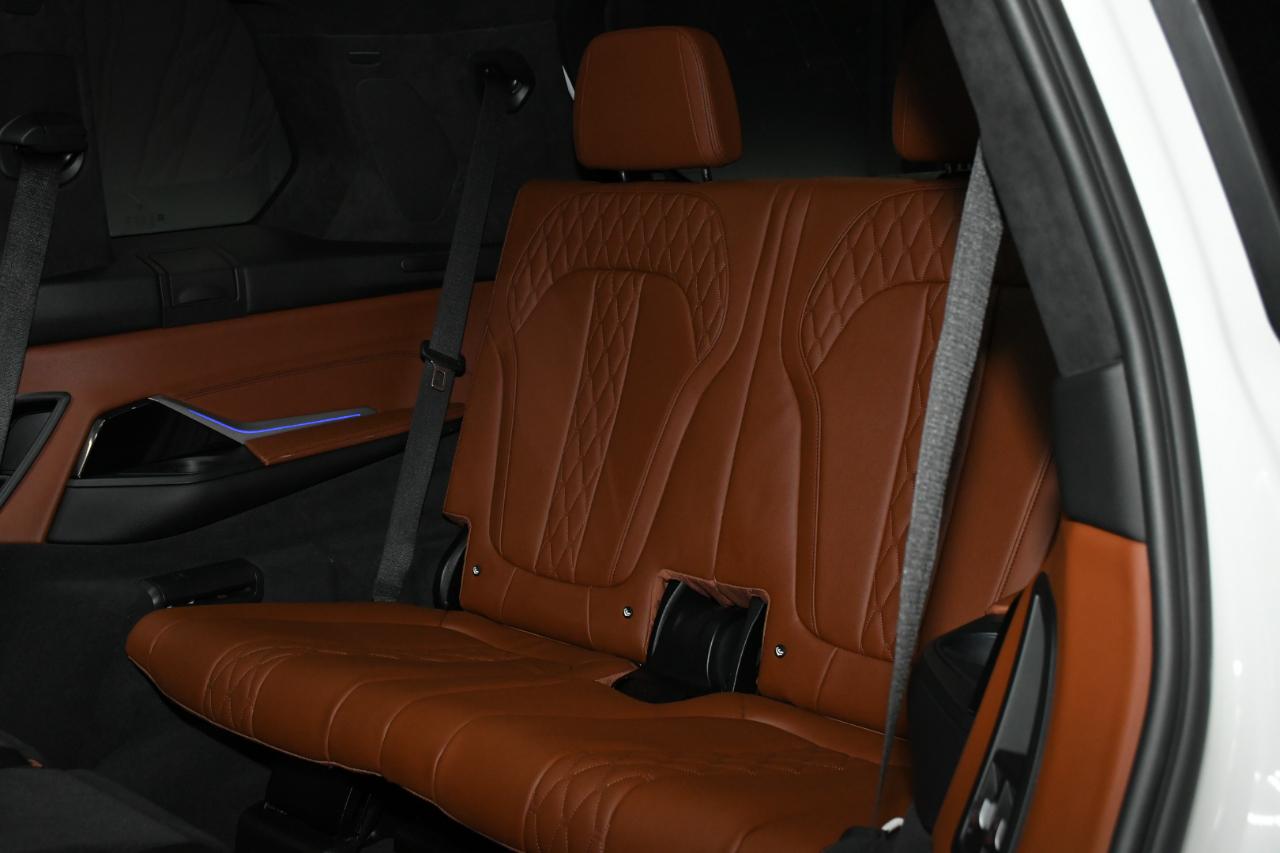 BMW X7 M60i 2023