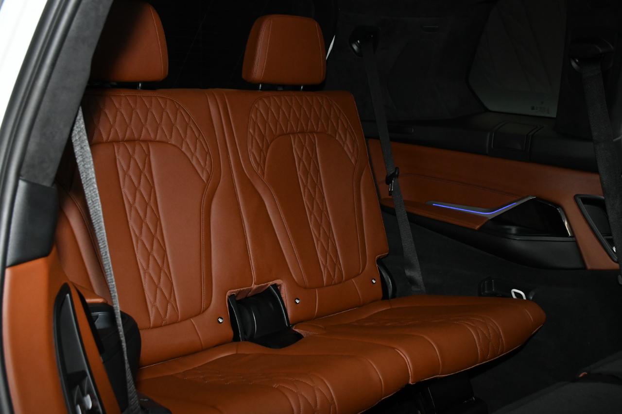 BMW X7 M60i 2023