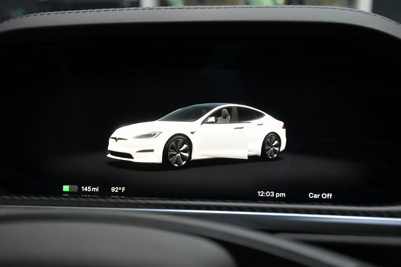 Tesla Model S Plaid 2021