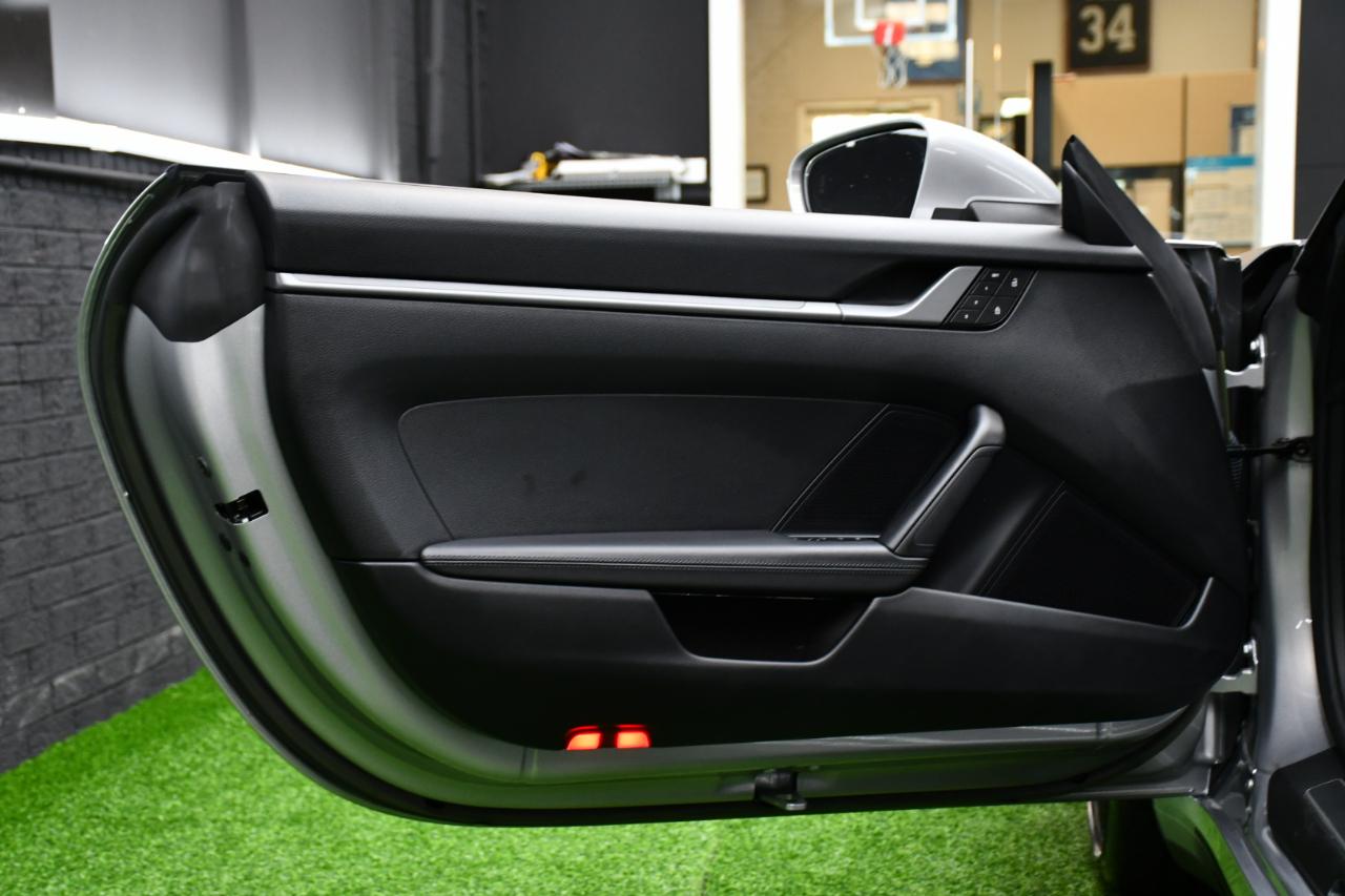 Porsche 911 Carrera Cabriolet 2023