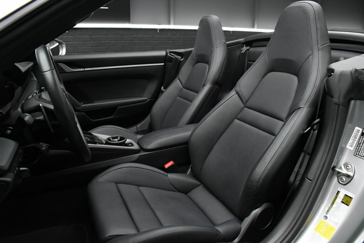 Porsche 911 Carrera Cabriolet 2023