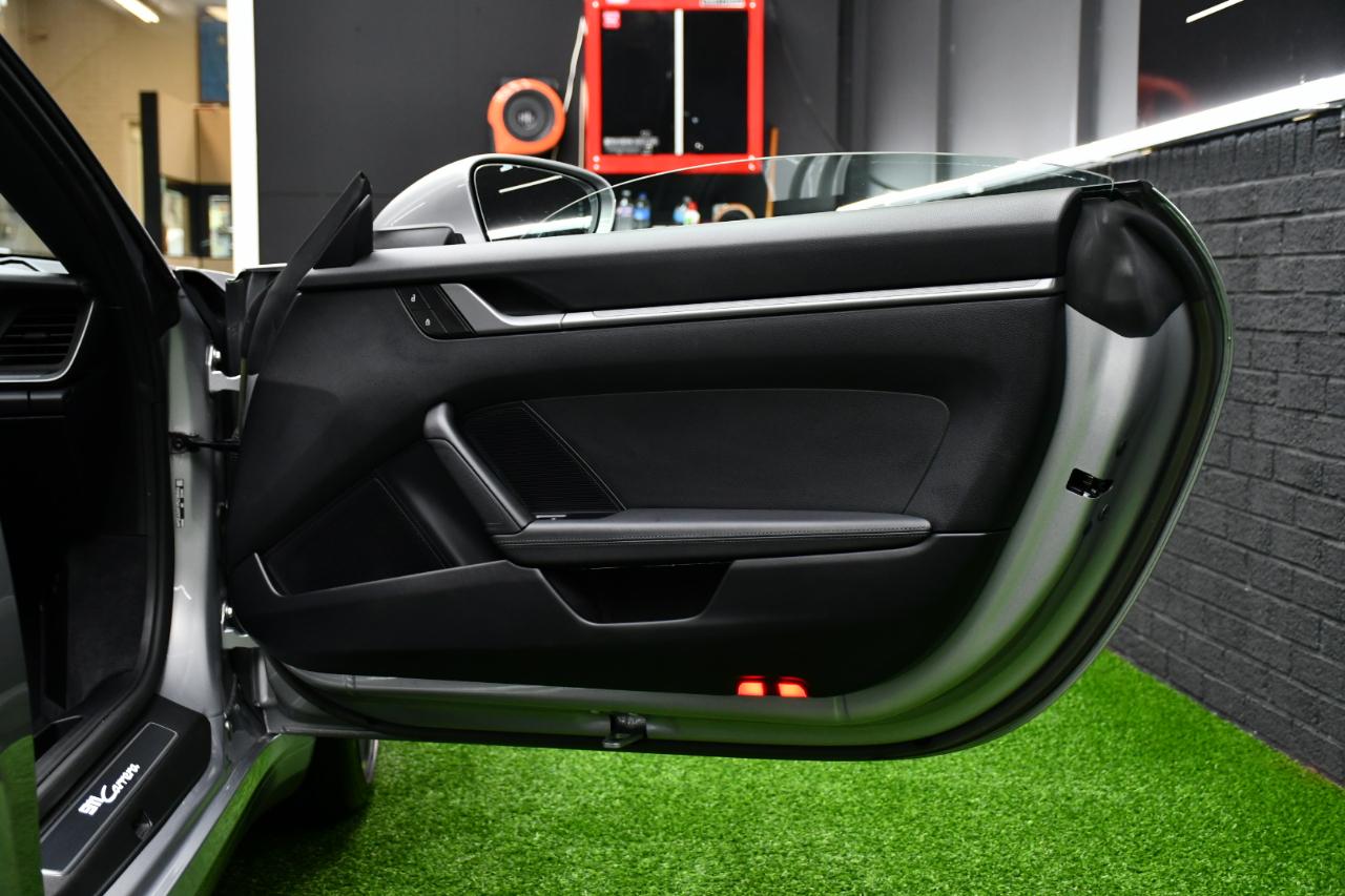 Porsche 911 Carrera Cabriolet 2023