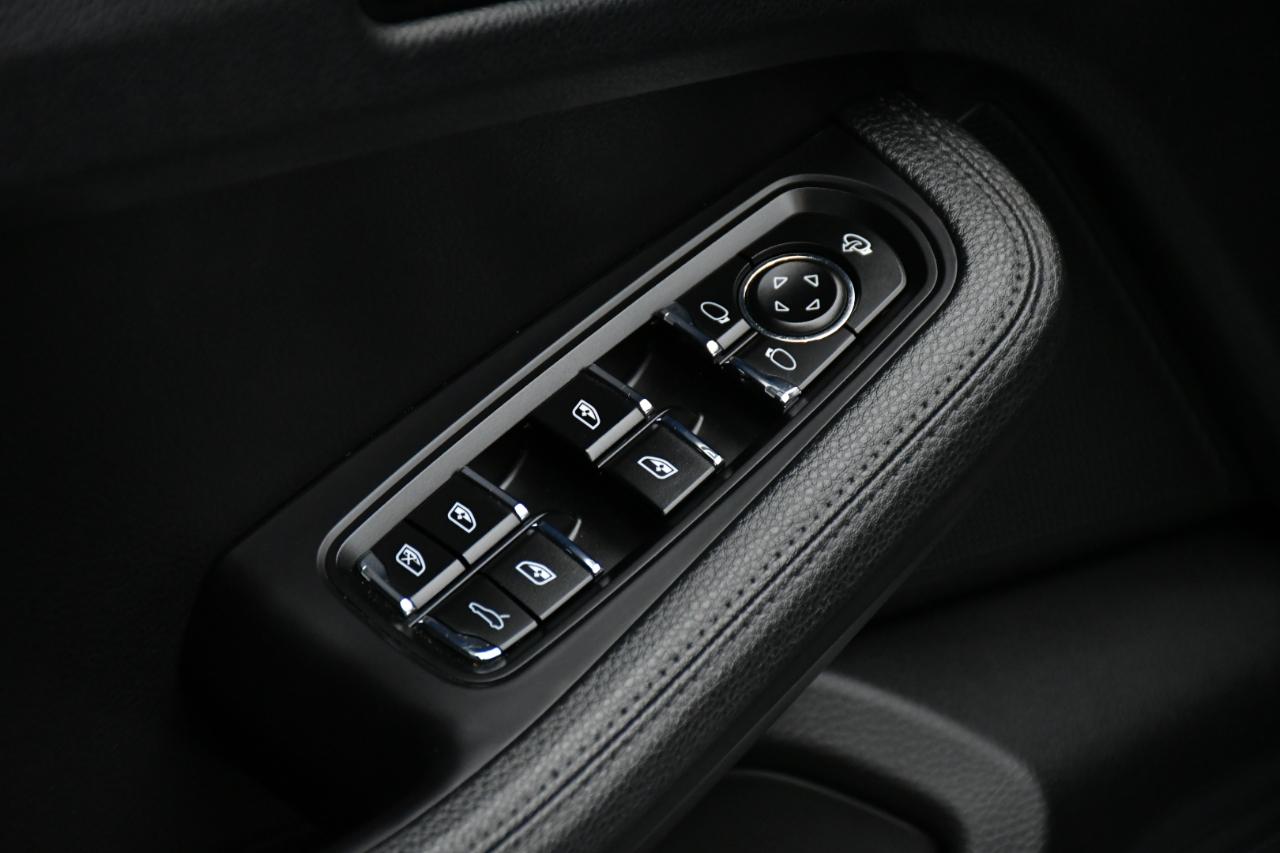 Porsche Macan  2018