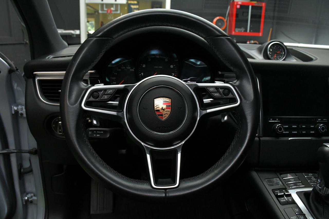 Porsche Macan  2018