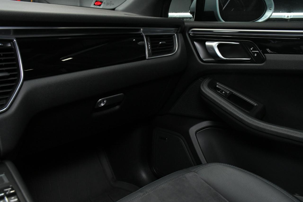 Porsche Macan  2018