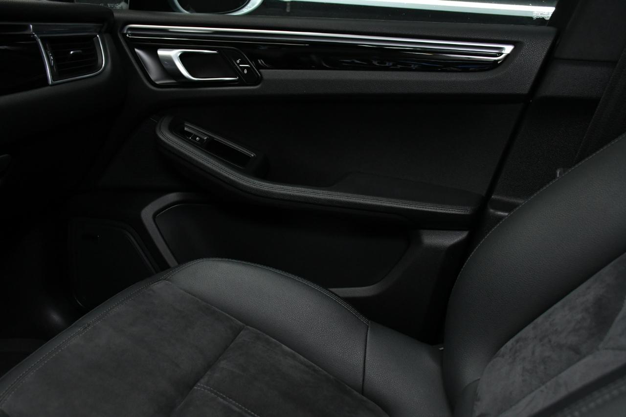 Porsche Macan  2018