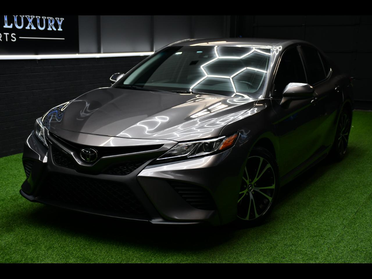Toyota Camry SE 2019