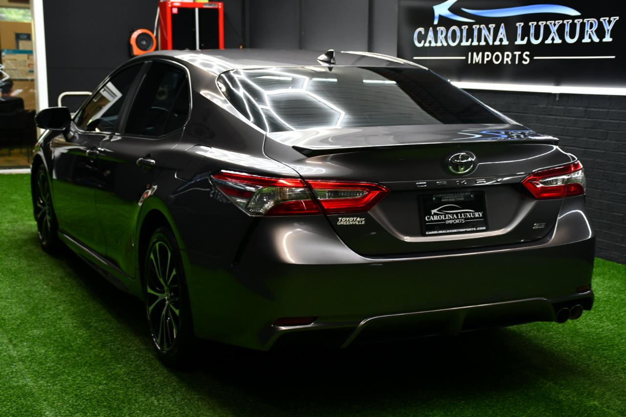 Toyota Camry SE 2019