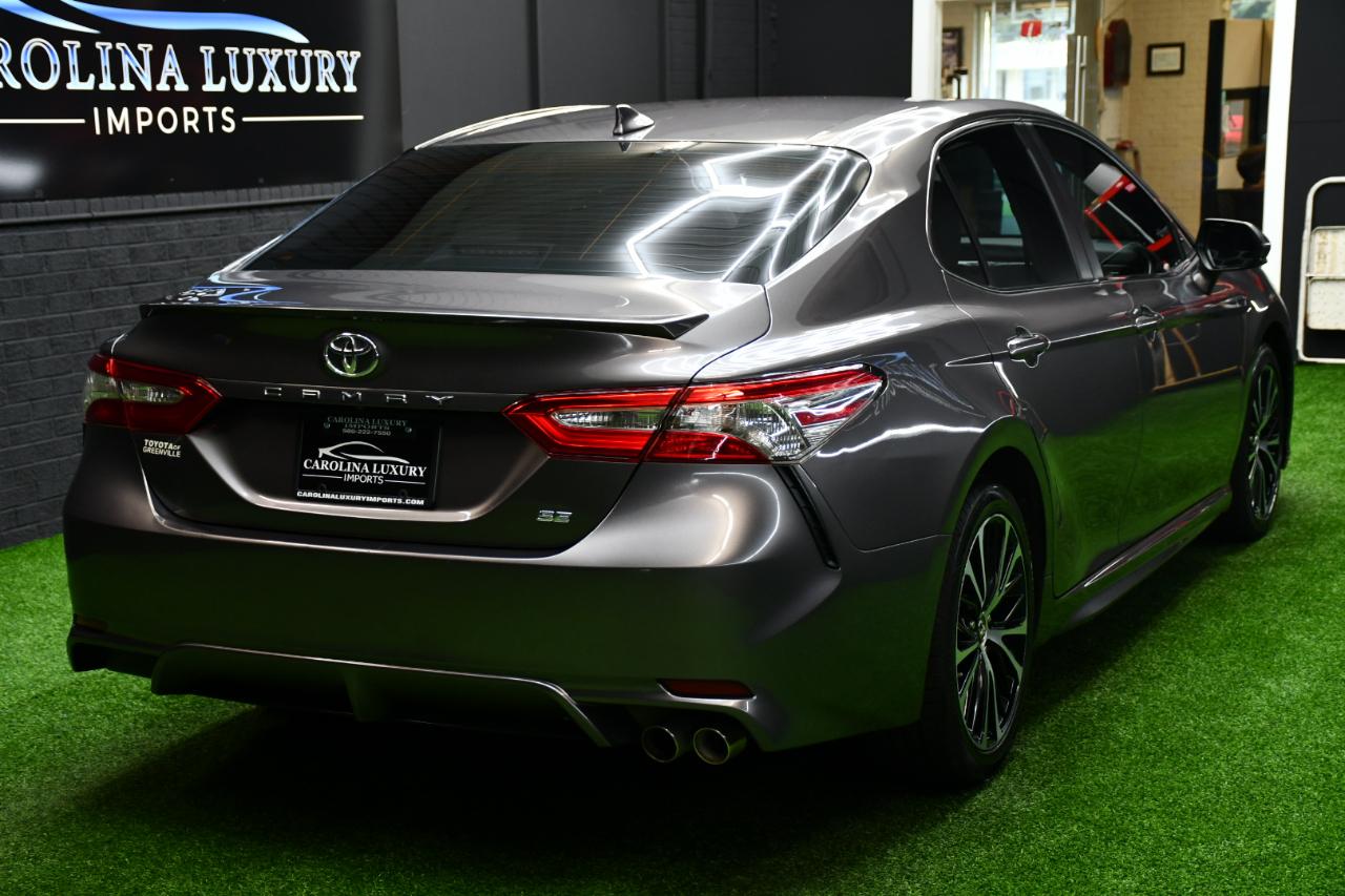 Toyota Camry SE 2019