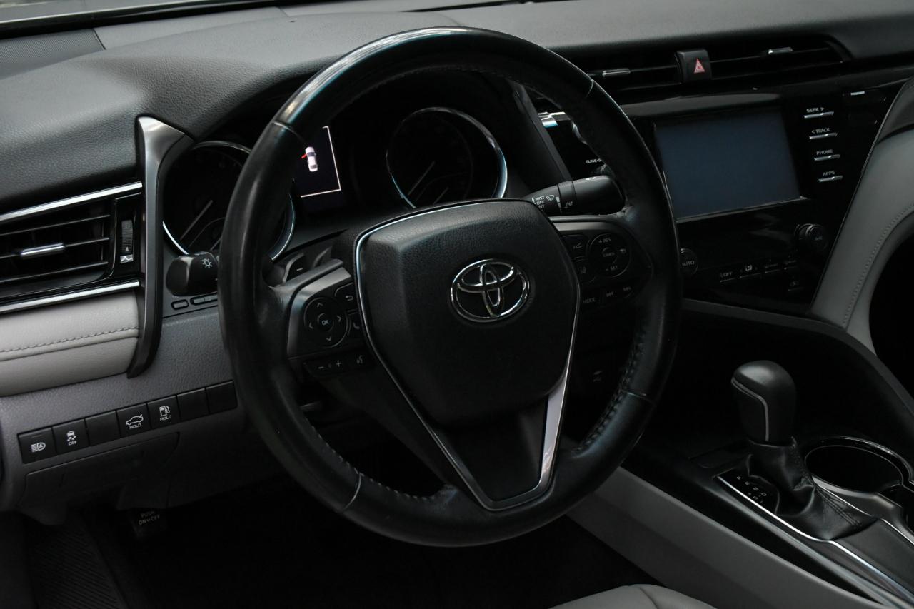 Toyota Camry SE 2019