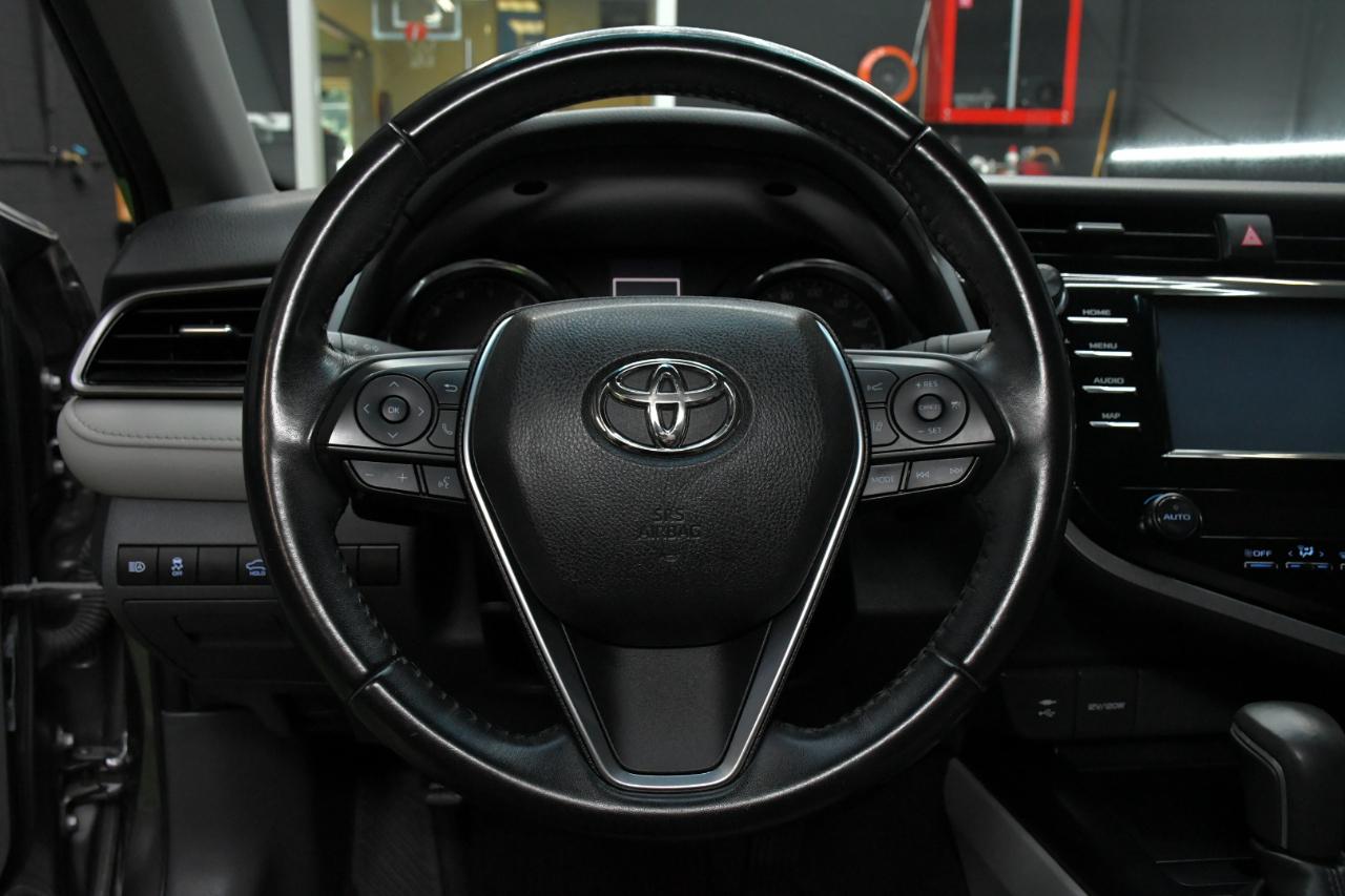 Toyota Camry SE 2019