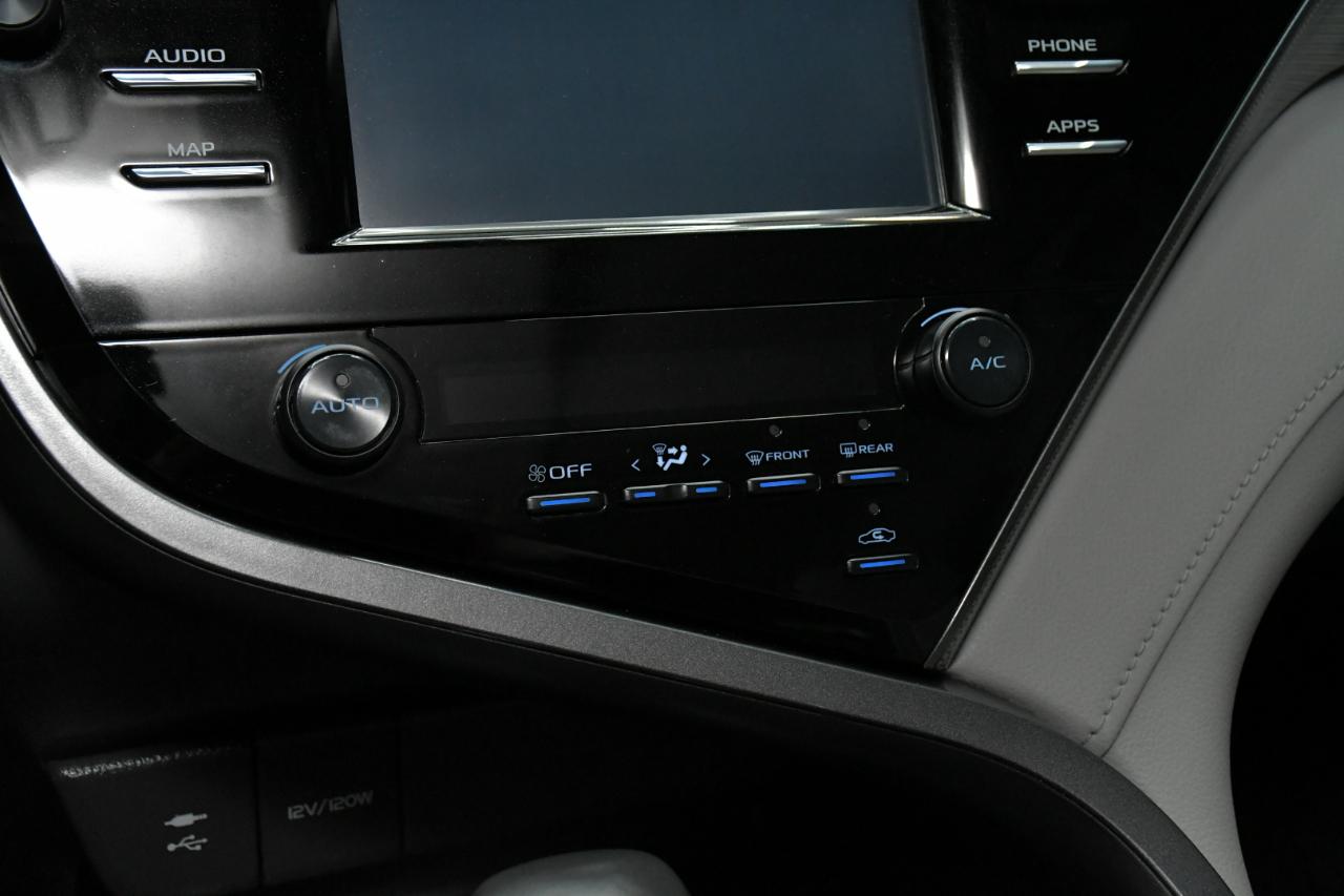 Toyota Camry SE 2019