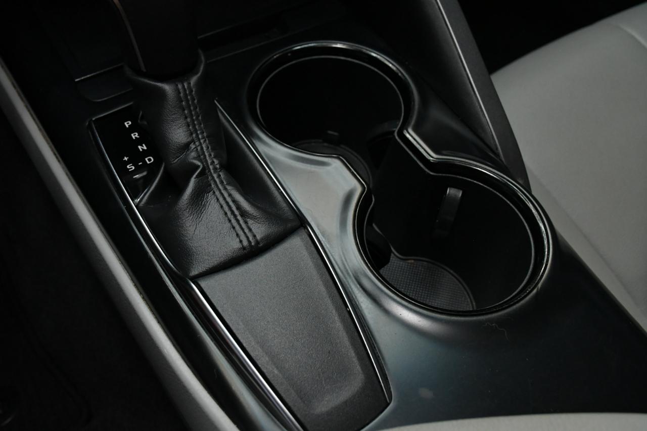 Toyota Camry SE 2019