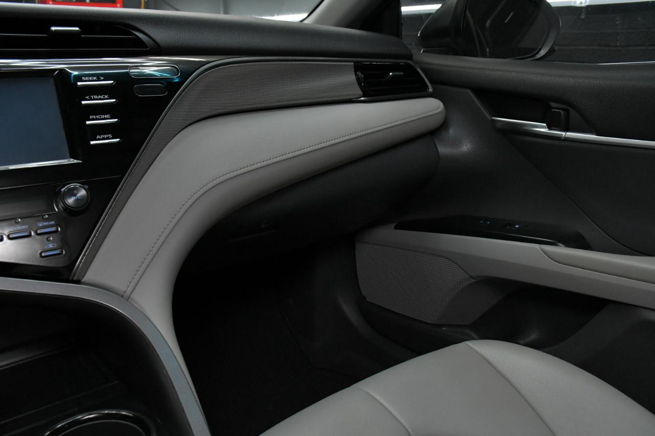 Toyota Camry SE 2019
