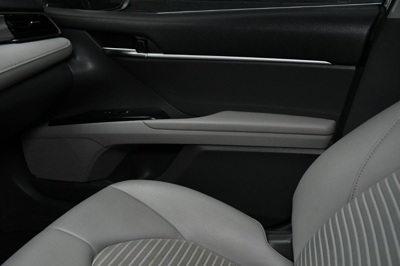 Toyota Camry SE 2019