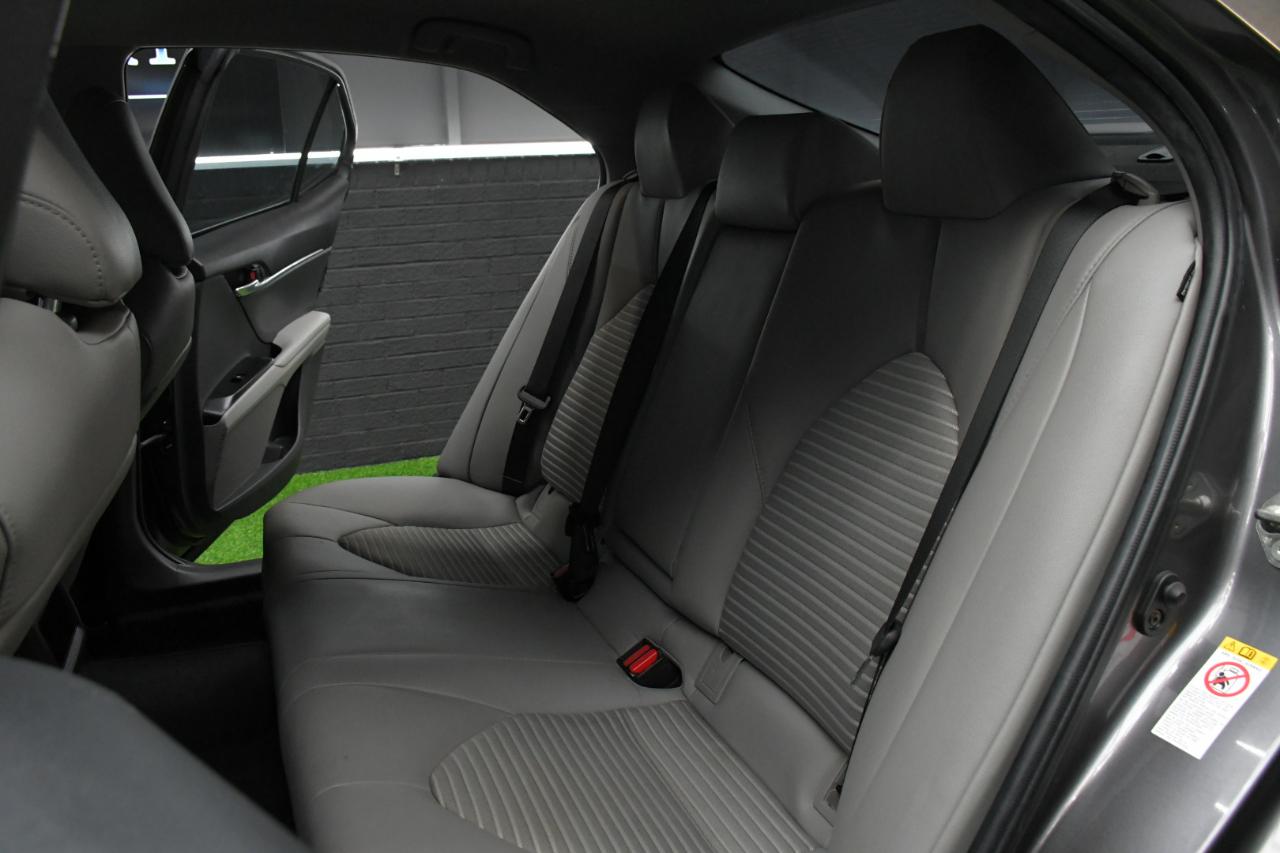 Toyota Camry SE 2019