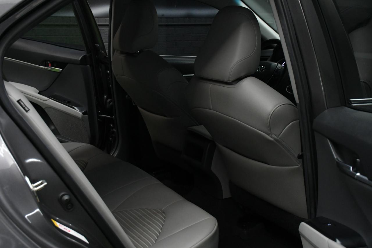 Toyota Camry SE 2019