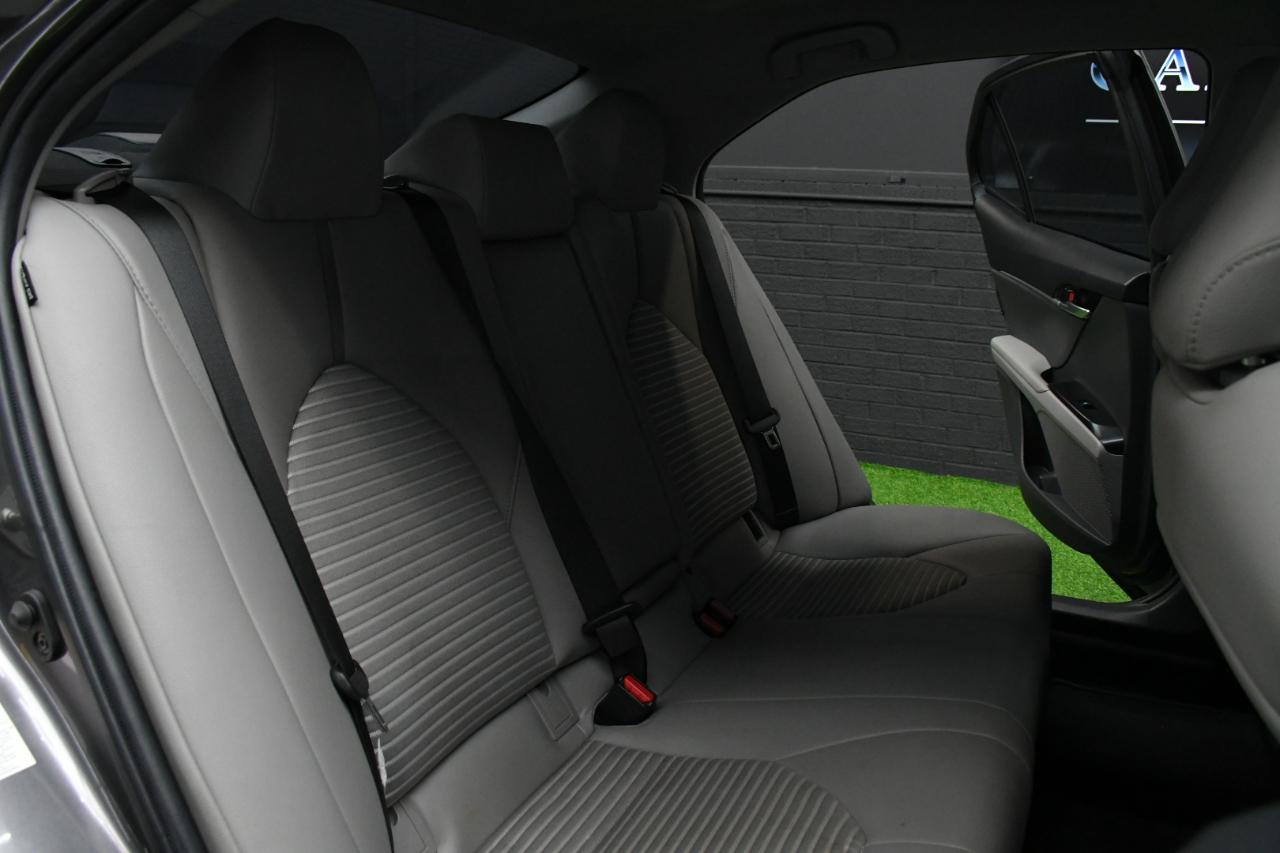 Toyota Camry SE 2019