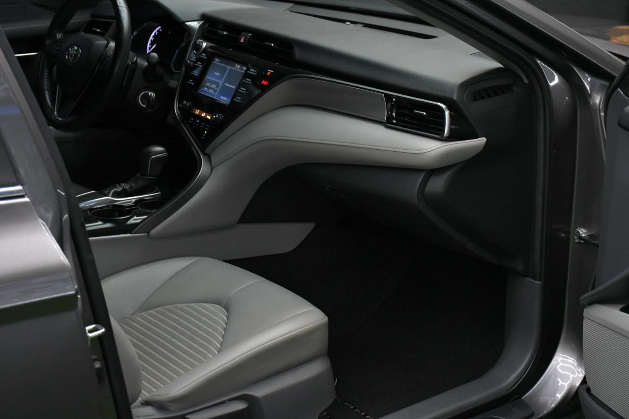 Toyota Camry SE 2019