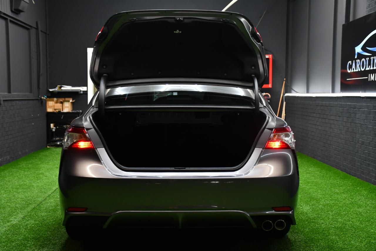 Toyota Camry SE 2019