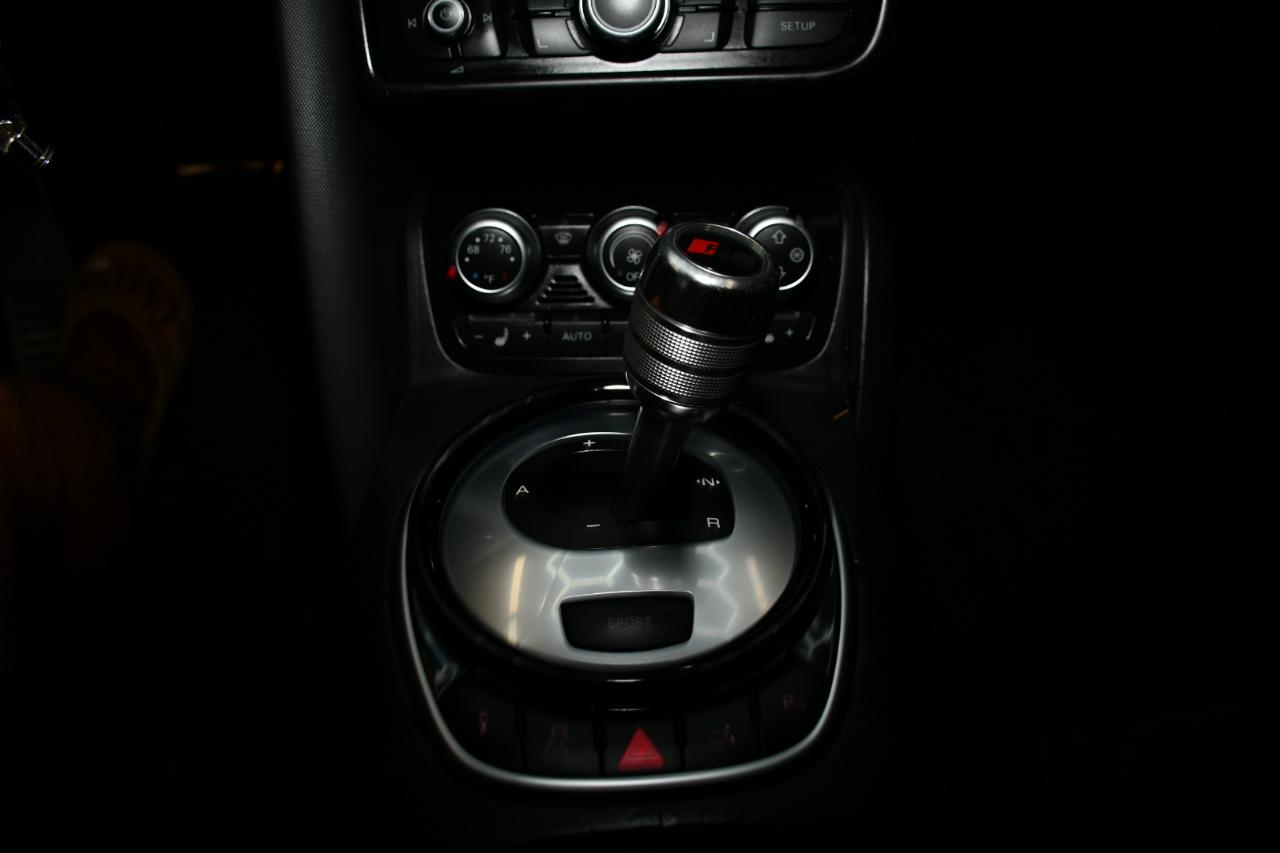 Audi R8 4.2 Coupe quattro Auto R tronic 2014