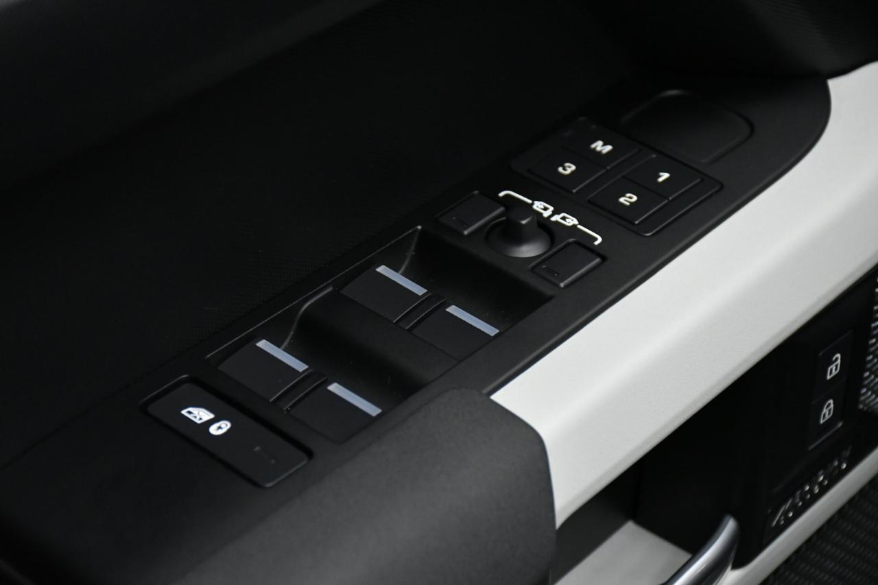 Land Rover Defender 110 X-Dynamic SE 2023