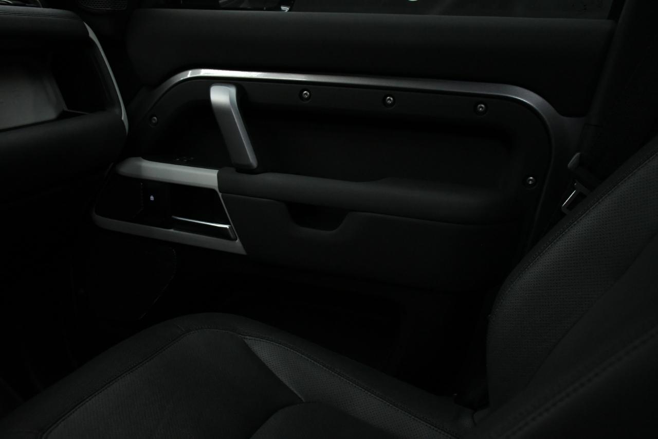 Land Rover Defender 110 X-Dynamic SE 2023