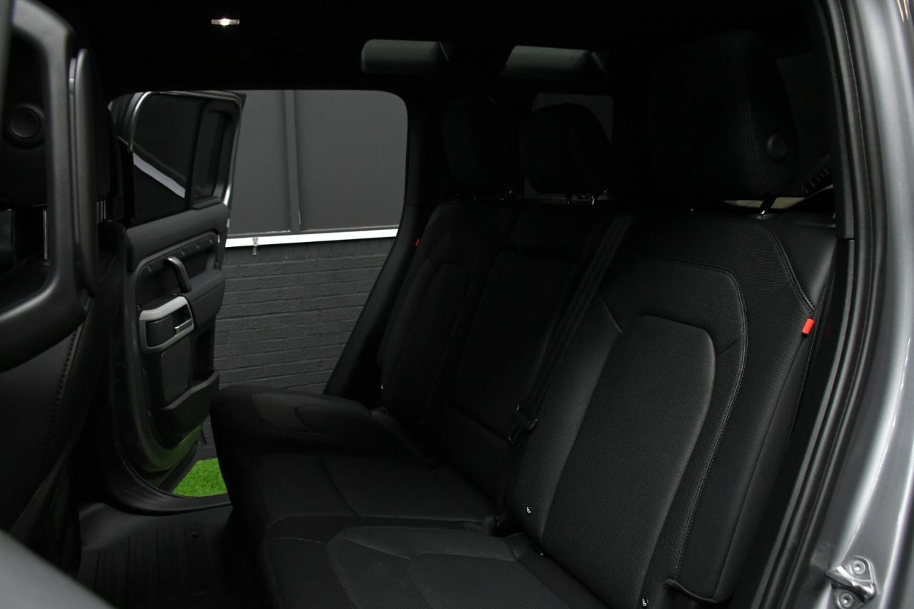 Land Rover Defender 110 X-Dynamic SE 2023