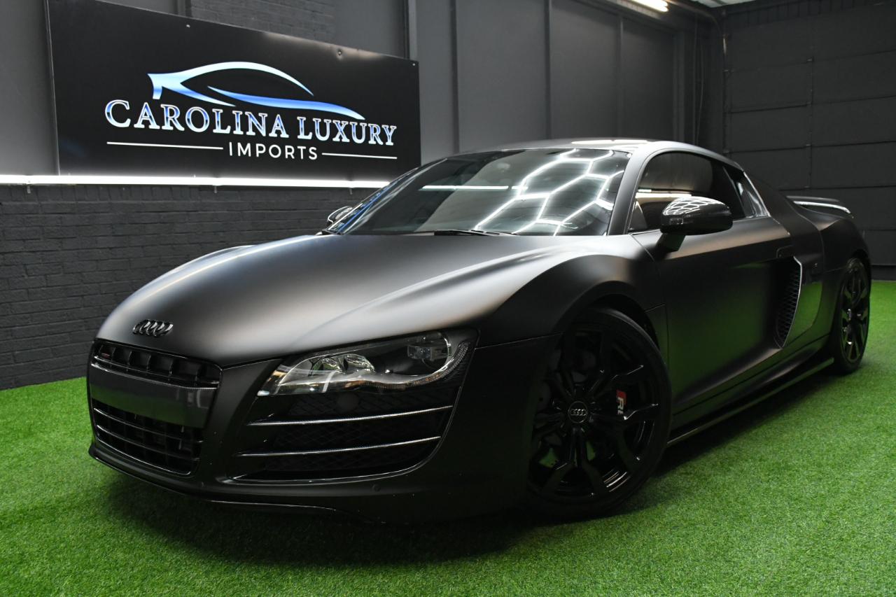 Audi R8 5.2 Coupe quattro with Auto R tronic 2010