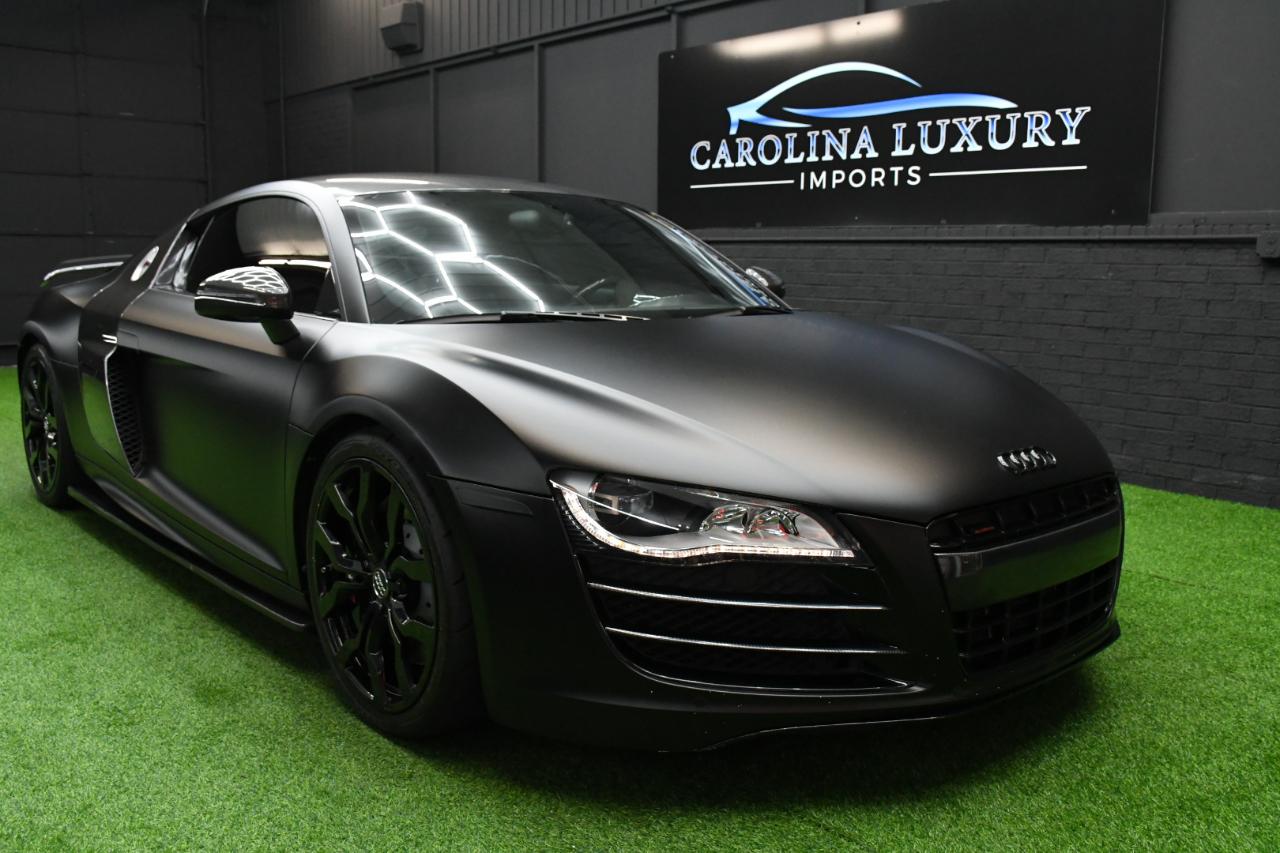 Audi R8 5.2 Coupe quattro with Auto R tronic 2010