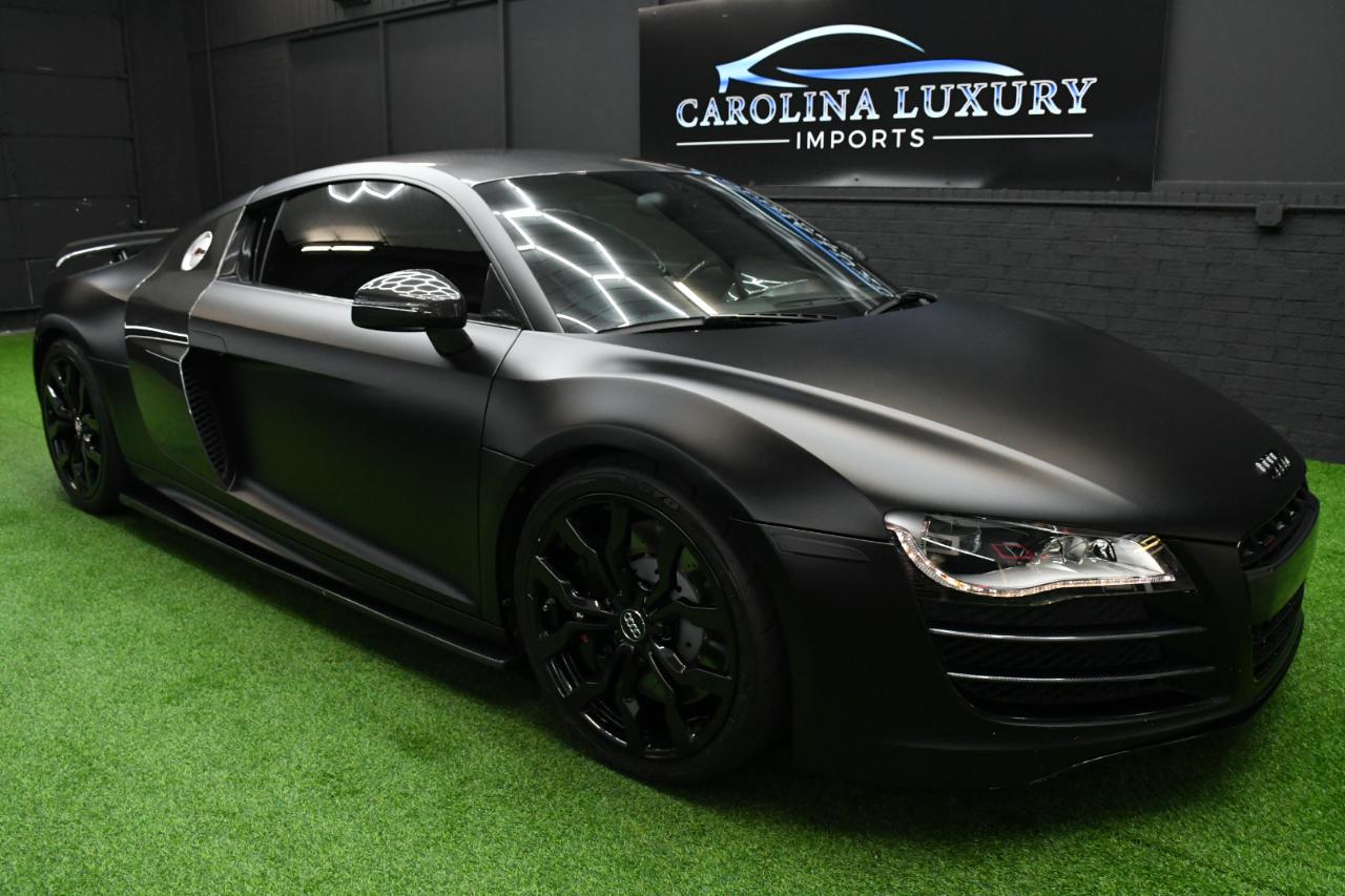 Audi R8 5.2 Coupe quattro with Auto R tronic 2010