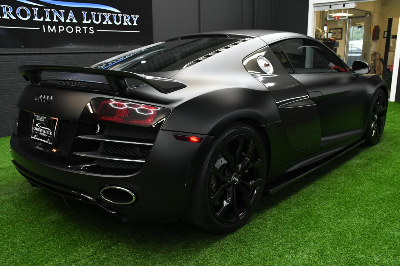 Audi R8 5.2 Coupe quattro with Auto R tronic 2010
