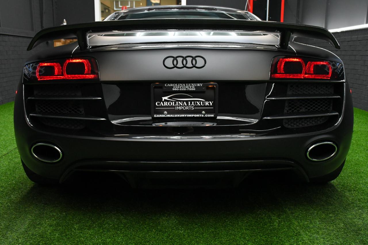 Audi R8 5.2 Coupe quattro with Auto R tronic 2010