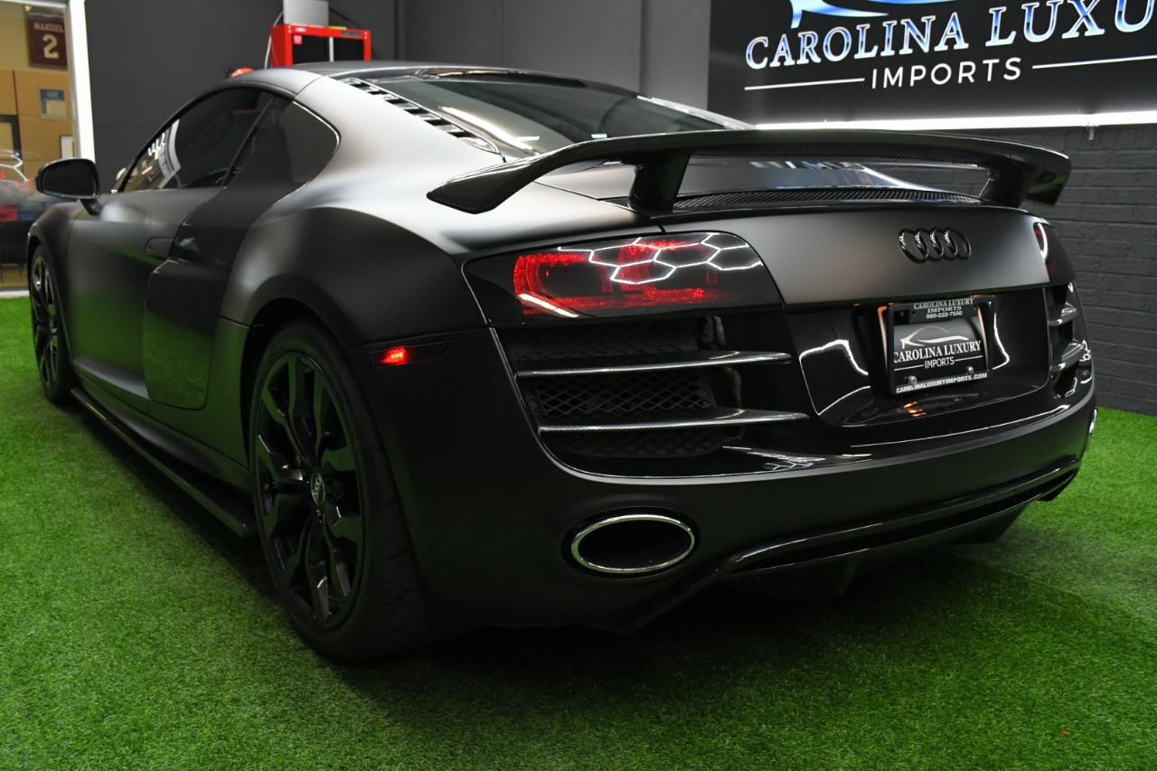 Audi R8 5.2 Coupe quattro with Auto R tronic 2010