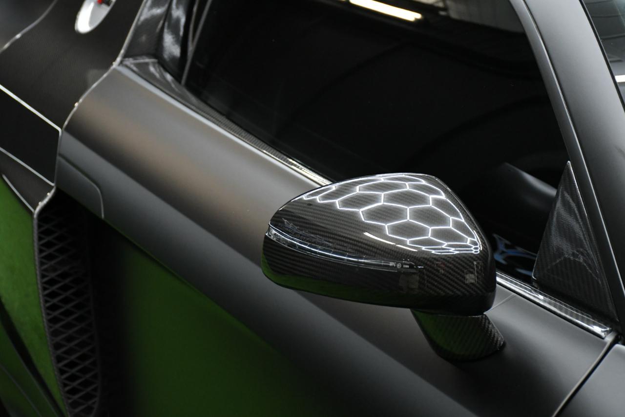 Audi R8 5.2 Coupe quattro with Auto R tronic 2010