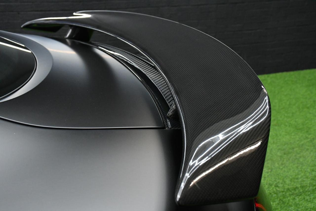 Audi R8 5.2 Coupe quattro with Auto R tronic 2010