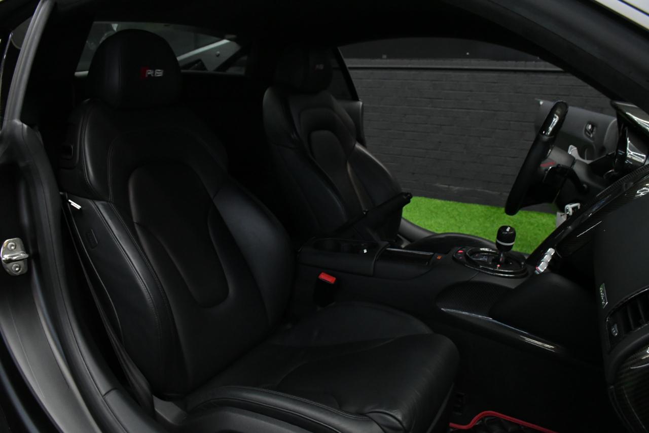 Audi R8 5.2 Coupe quattro with Auto R tronic 2010