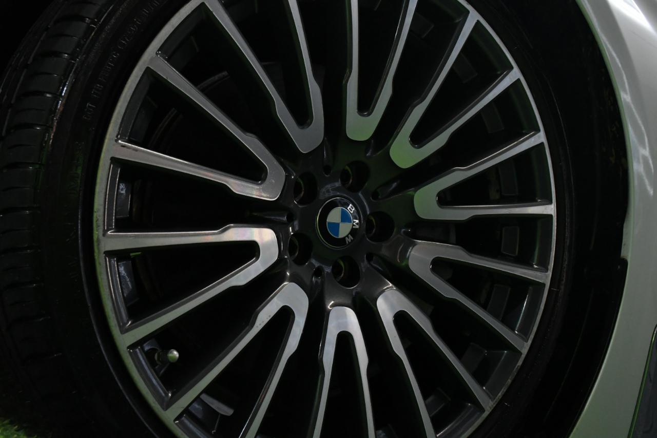 BMW 7-Series 750i 2016