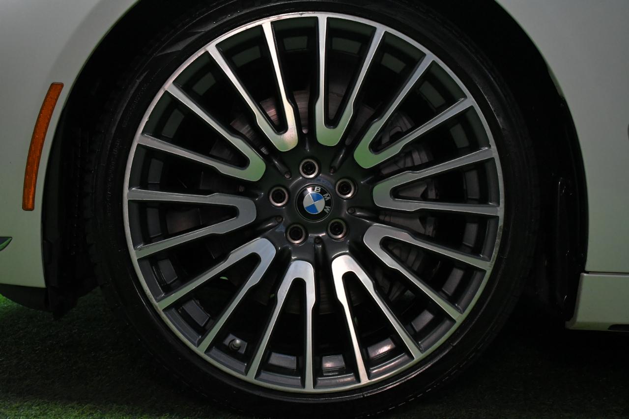 BMW 7-Series 750i 2016