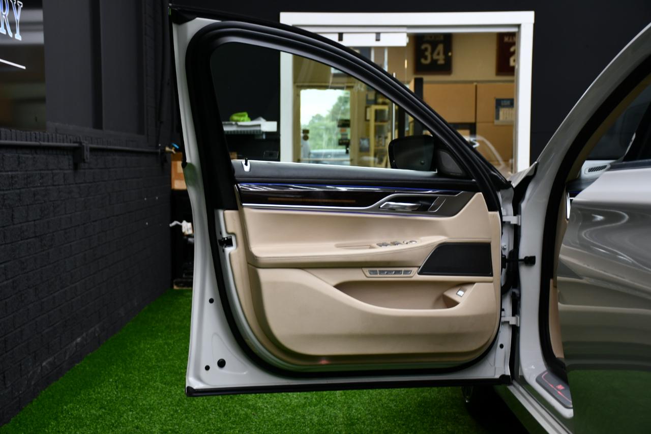 BMW 7-Series 750i 2016