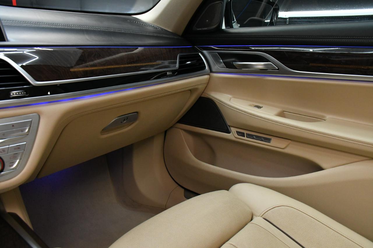 BMW 7-Series 750i 2016