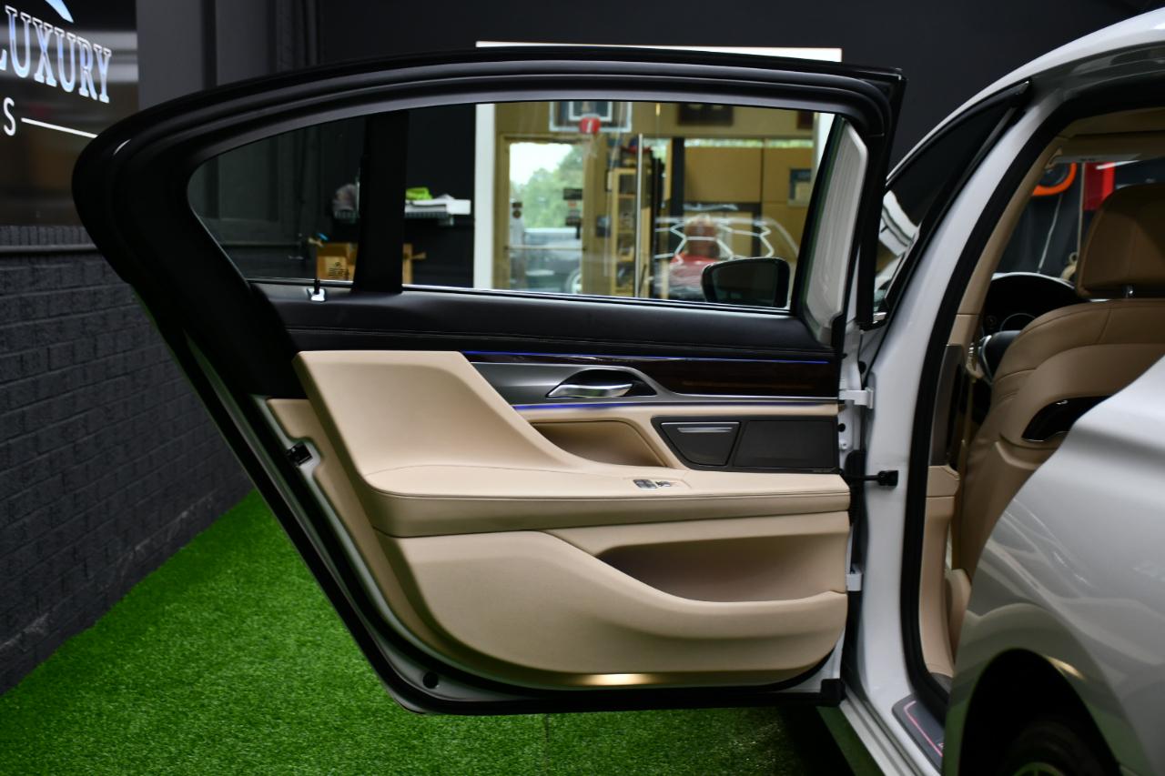 BMW 7-Series 750i 2016