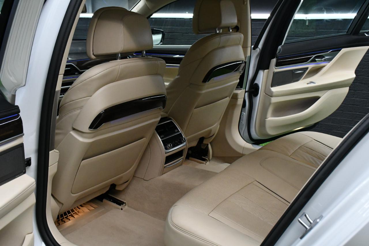 BMW 7-Series 750i 2016