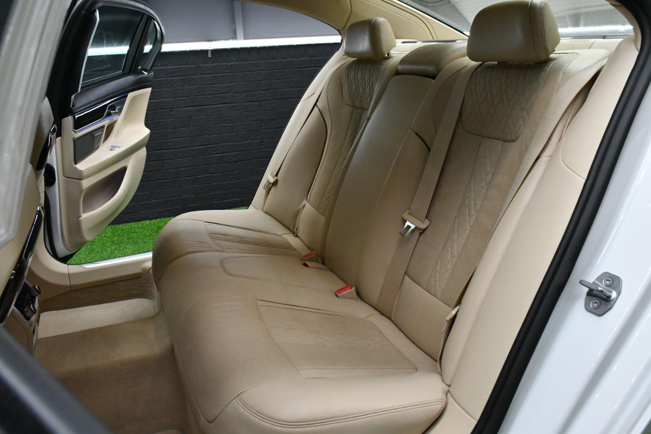 BMW 7-Series 750i 2016