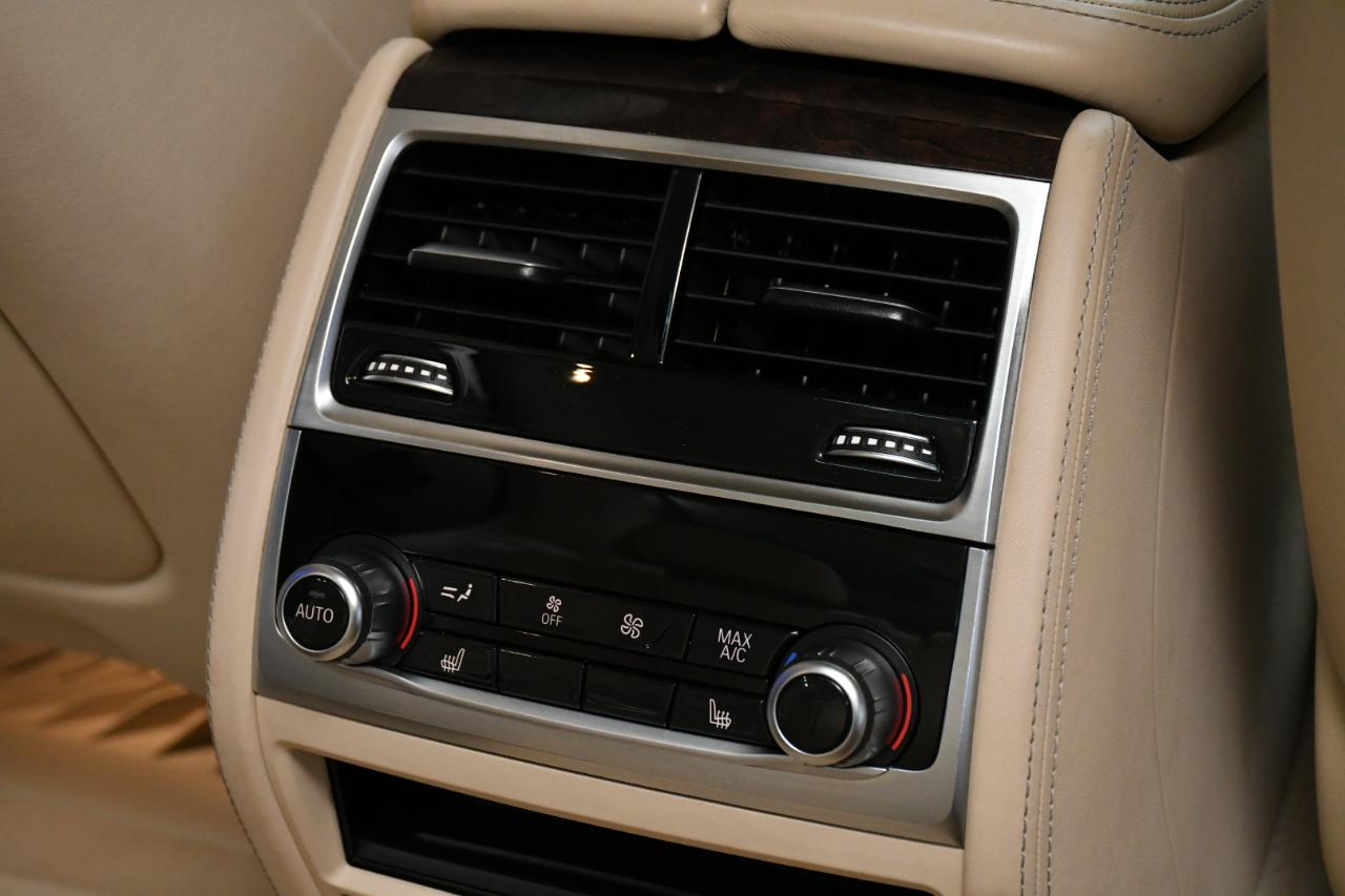 BMW 7-Series 750i 2016