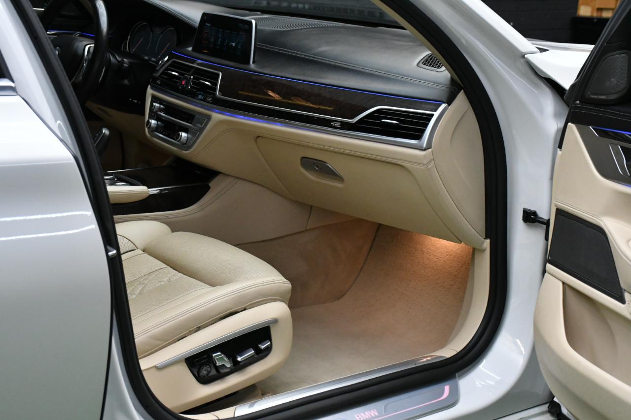 BMW 7-Series 750i 2016