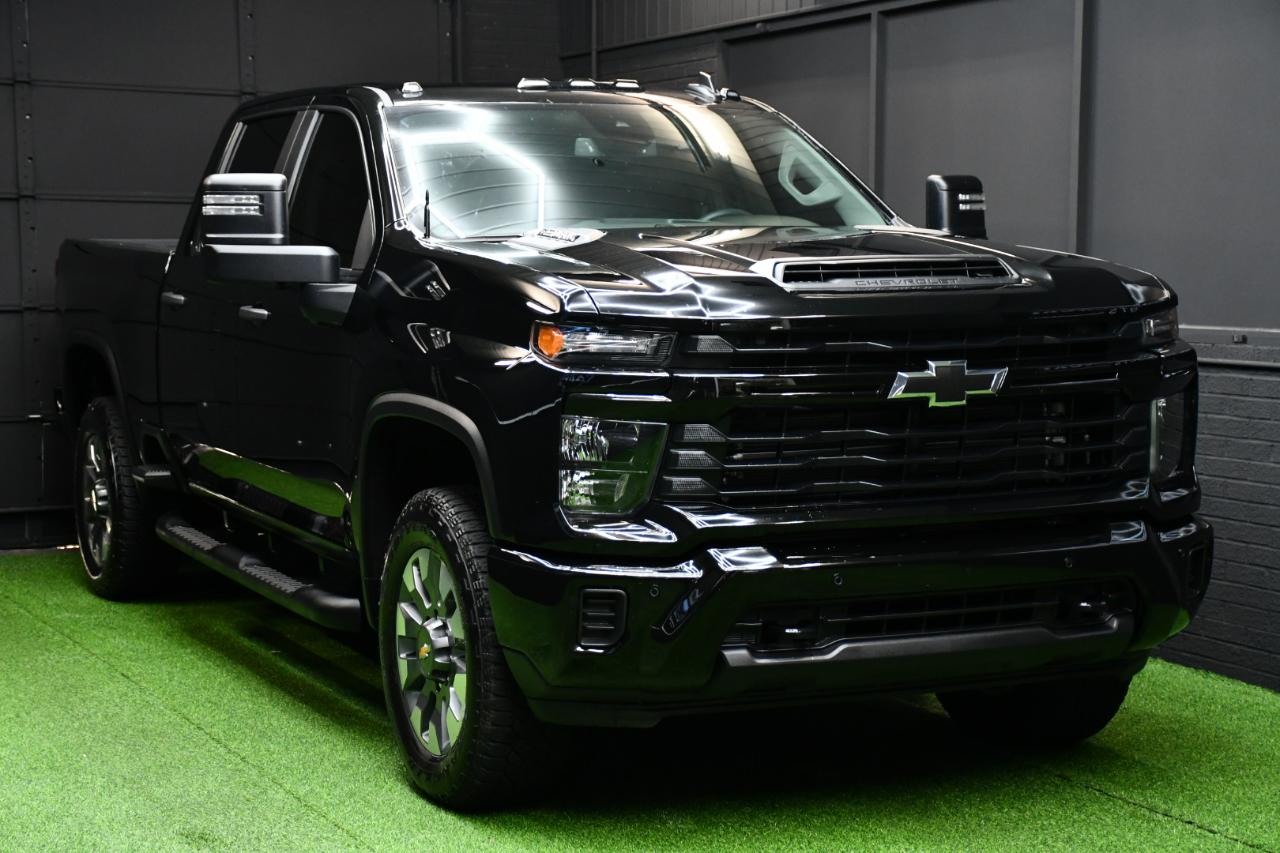 Chevrolet Silverado 2500HD Custom Crew Cab Short Box 4WD 2026