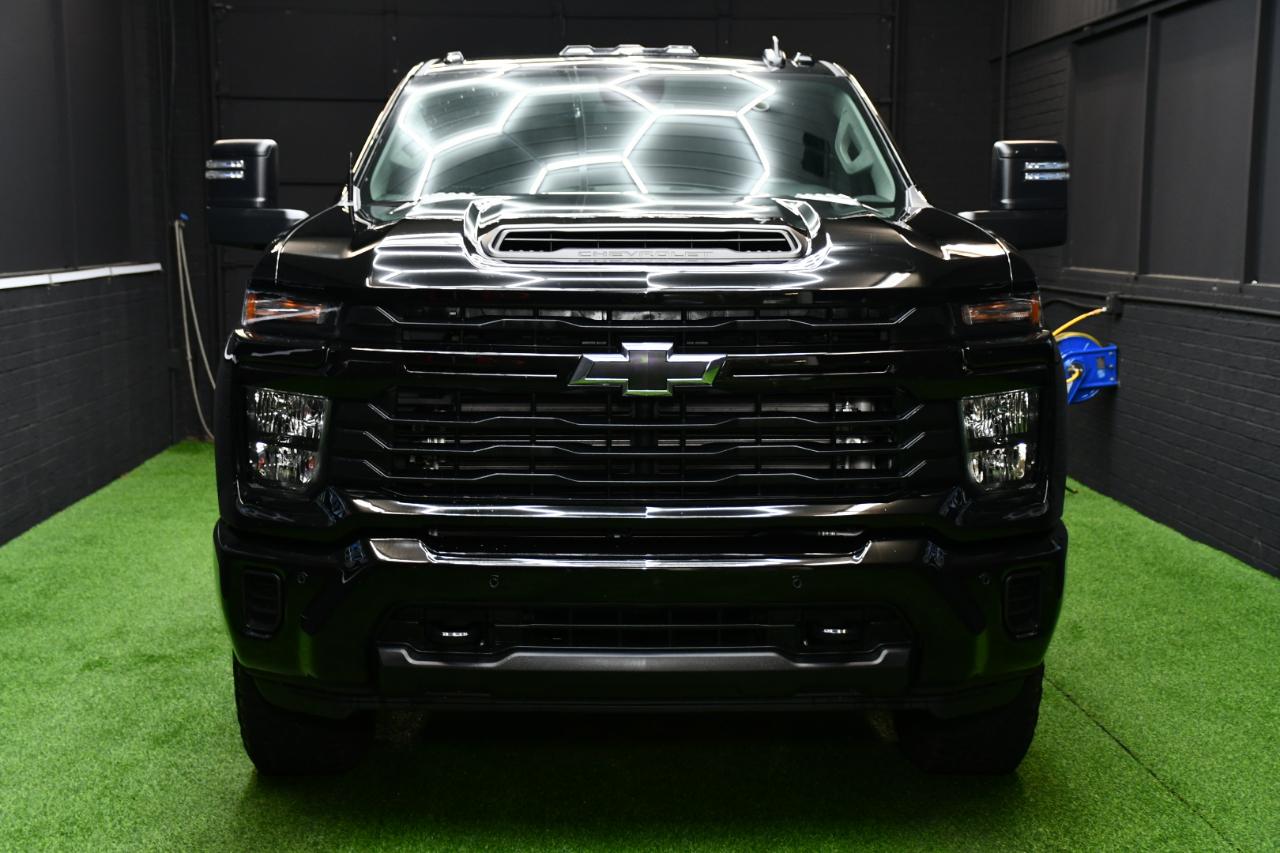 Chevrolet Silverado 2500HD Custom Crew Cab Short Box 4WD 2026