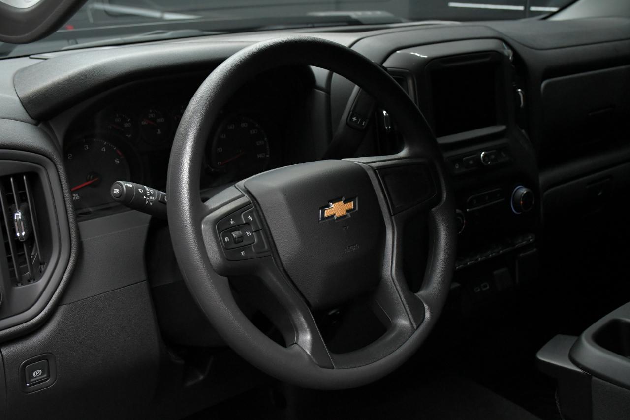 Chevrolet Silverado 2500HD Custom Crew Cab Short Box 4WD 2026