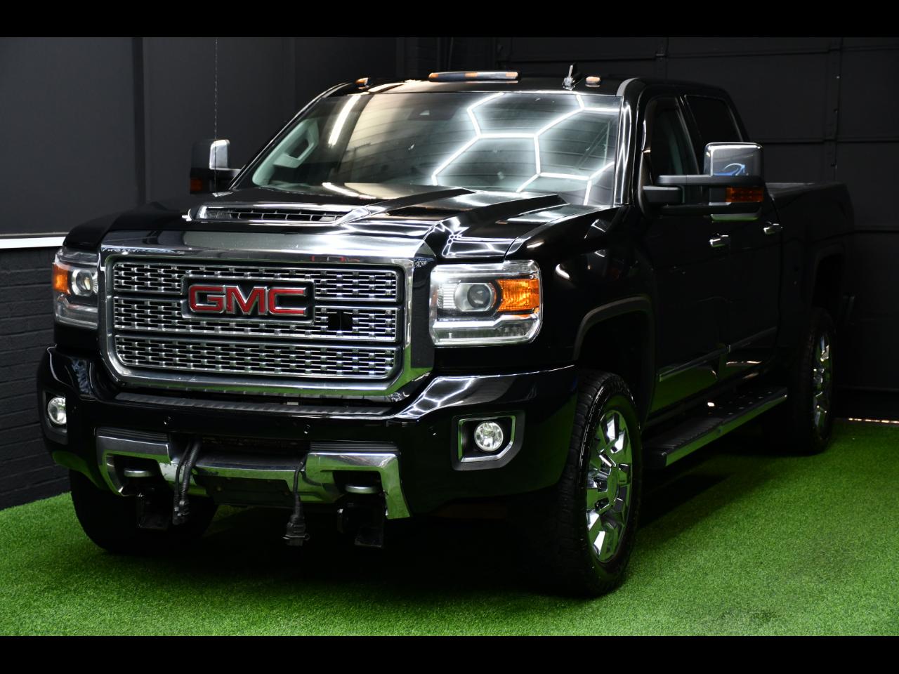 GMC Sierra 2500HD Denali Crew Cab 4WD 2019